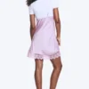 Vestido liso con ribete de encaje satinado – Lila claro Vestido liso con ribete de encaje satinado – Lila claro