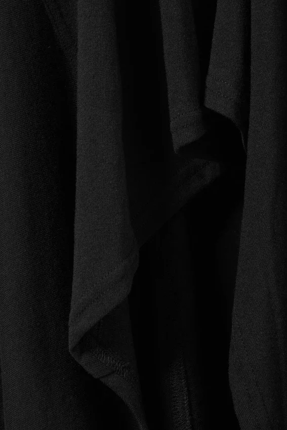 Vestido midi asimétrico de manga larga – Negro Vestido midi asimétrico de manga larga – Negro