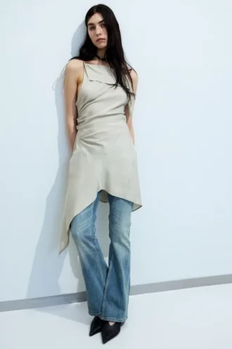 Vestido midi asimétrico sin mangas con cuello vuelto – Light Mole
