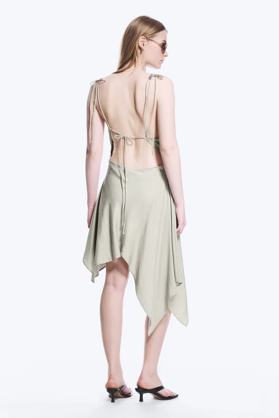 Vestido midi asimétrico sin mangas con cuello vuelto – Light Mole Vestido midi asimétrico sin mangas con cuello vuelto – Light Mole