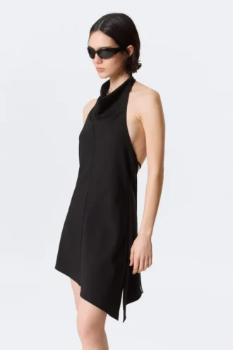 Vestido midi con cuello halter drapeado y cuello cowl – Negro