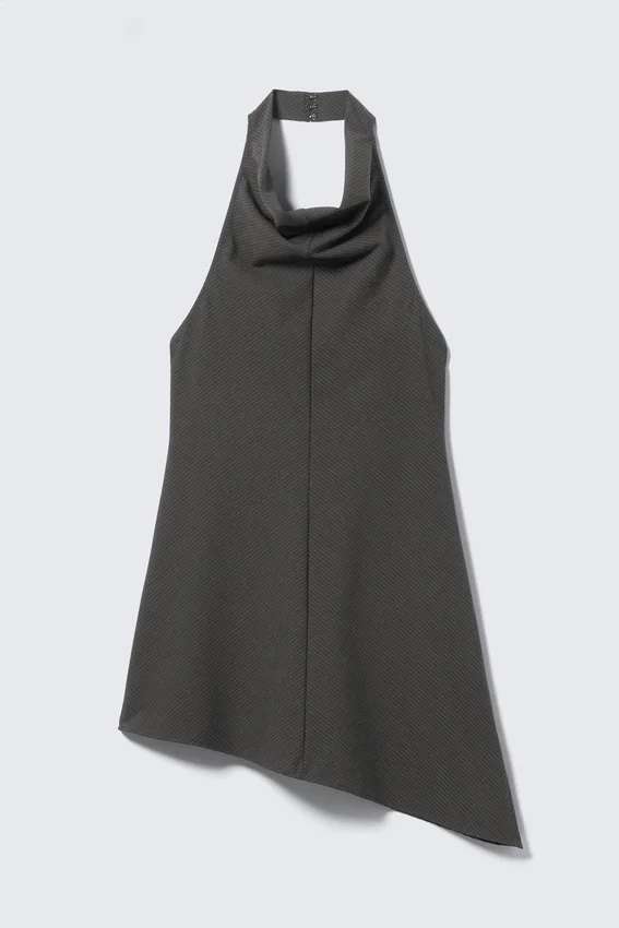 Vestido midi con cuello halter drapeado y cuello cowl – Rayas gris oscuro Vestido midi con cuello halter drapeado y cuello cowl – Rayas gris oscuro