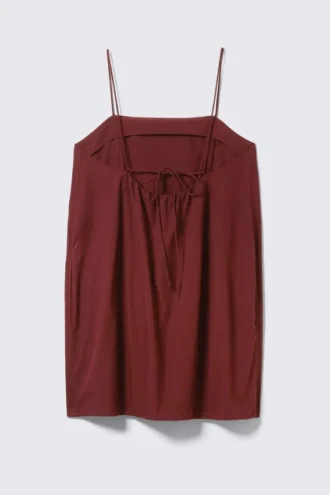 Vestido mini de sarga con lazo en la espalda – Burdeos