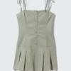 Vestido mini de sarga con pliegues y tirantes atados – Verde caqui claro Vestido mini de sarga con pliegues y tirantes atados – Verde caqui claro