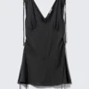 Vestido sin mangas con tirantes y cuello en V – Gris oscuro