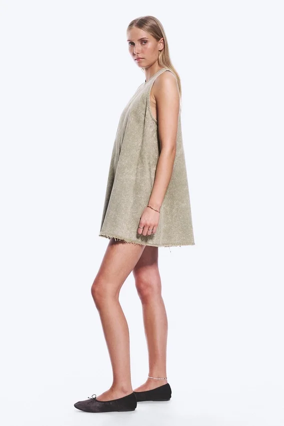 Vestido sin mangas de sarga de algodón – Verde caqui lavado Vestido sin mangas de sarga de algodón – Verde caqui lavado